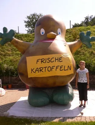 Kartoffel Werbefigur für Kartoffelverkauf und Hofladen